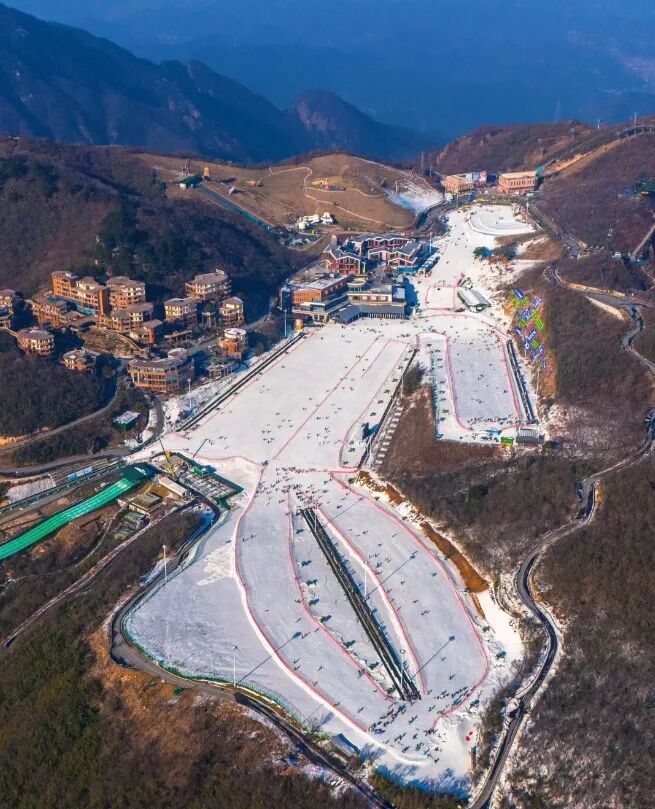 安吉冬日团建二日游 | 杭州出发1h，高山滑雪、雾凇奇观、余村美景…你想要的都在这里！