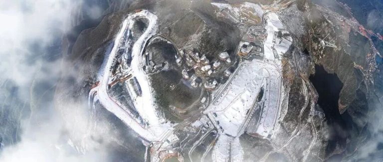 安吉冬日团建二日游 | 杭州出发1h，高山滑雪、雾凇奇观、余村美景…你想要的都在这里！