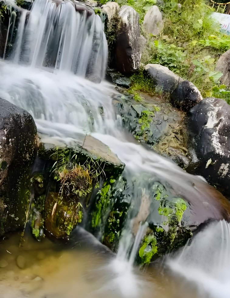 白云源水潭