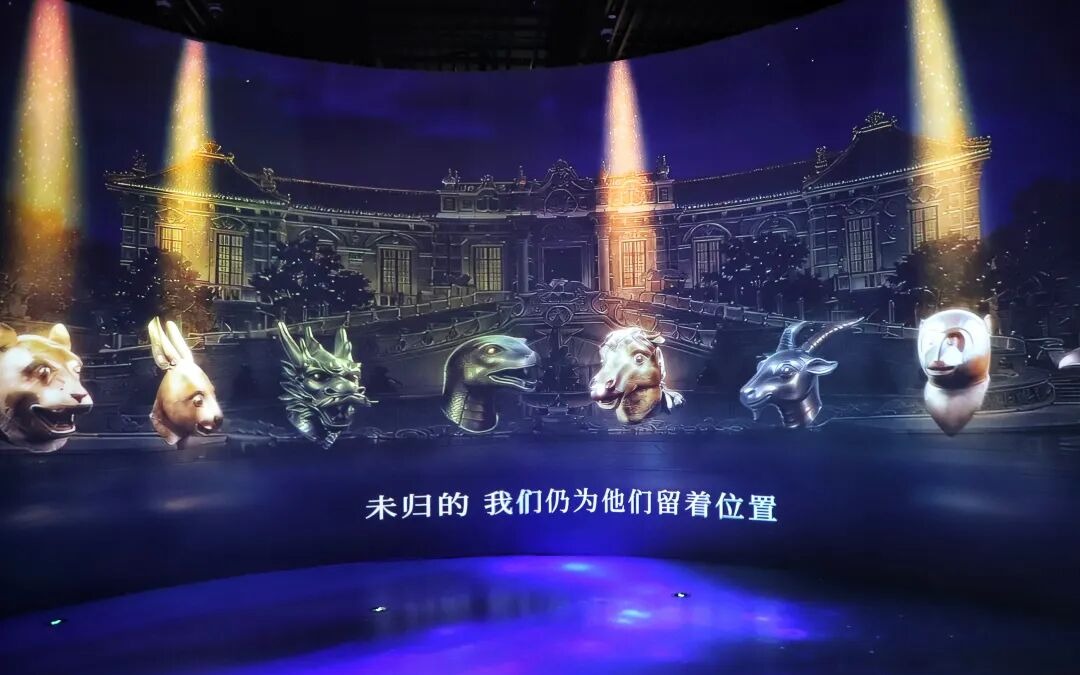 之江文化中心建筑群外景，馆区轮廓在傍晚光线下清晰