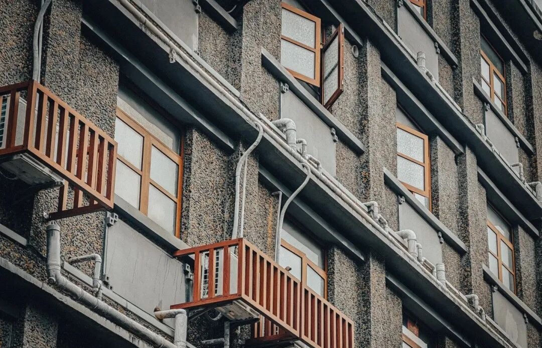 窑山公园俯瞰瓶窑老街与苕溪