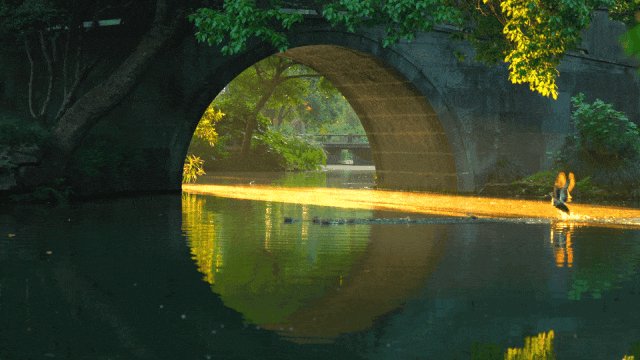 金光穿洞小船