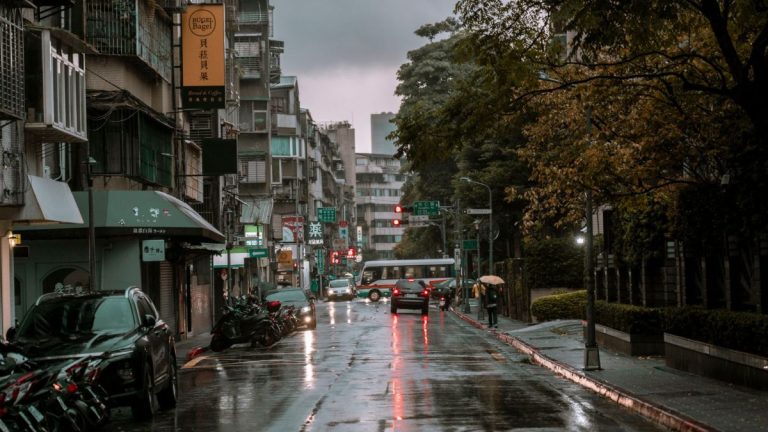 梅雨季运河漫步大兜路到香积寺，再到小河直街
