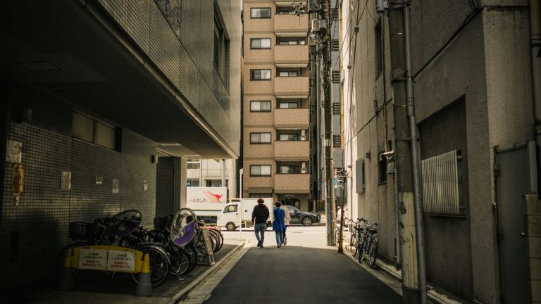 五月西湖金光穿洞一年只亮十天