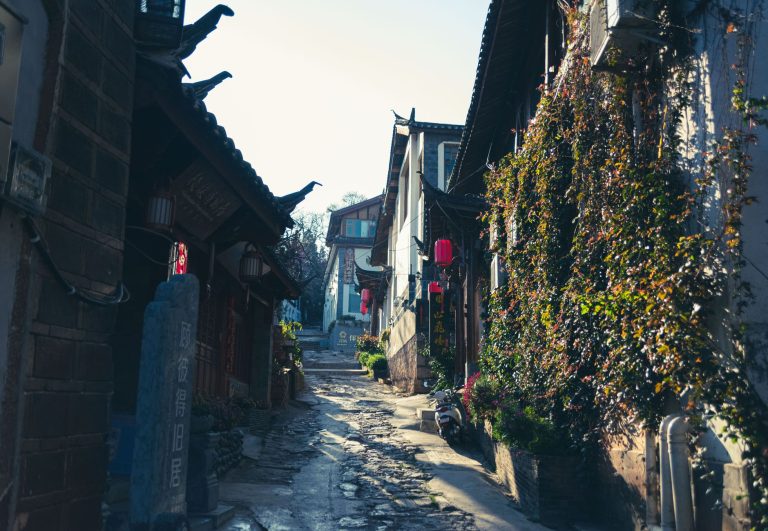 梅城走完吃一圈，再去江边骑车
