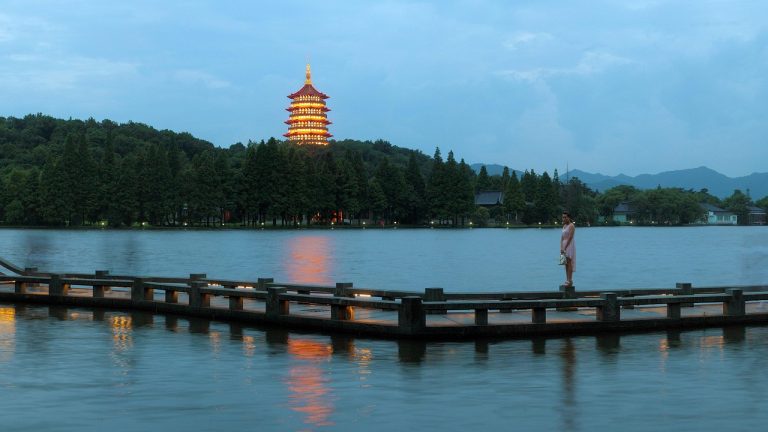 38℃西湖怎么逛？五段避暑路线实测