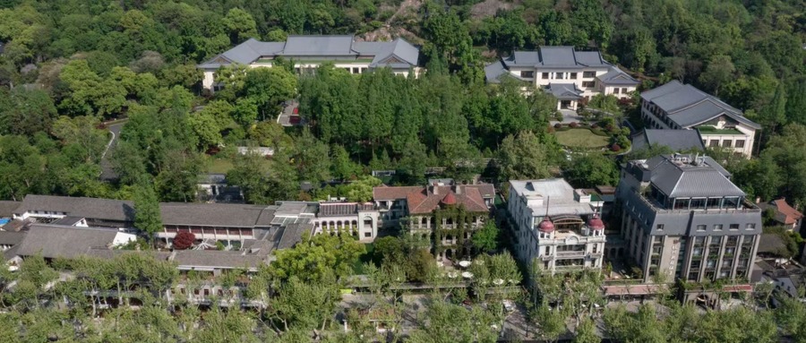 来杭州，住在西湖边的历史里：新新饭店与西湖山庄