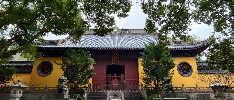 西湖群山8座千年古寺：藏在浓荫里的避暑线，4条路线照着走